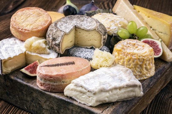 Сыр с плесенью: польза и вред