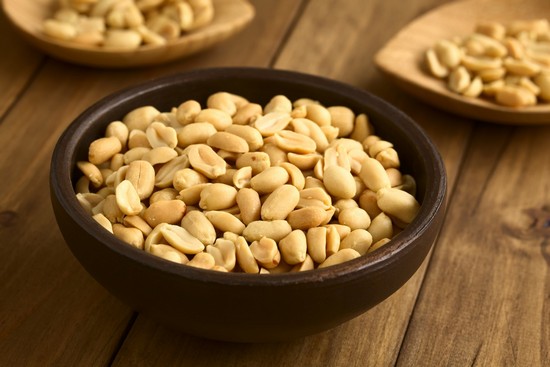 Жареный арахис: польза и вред