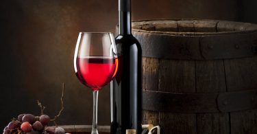 Красное сухое вино: польза и вред